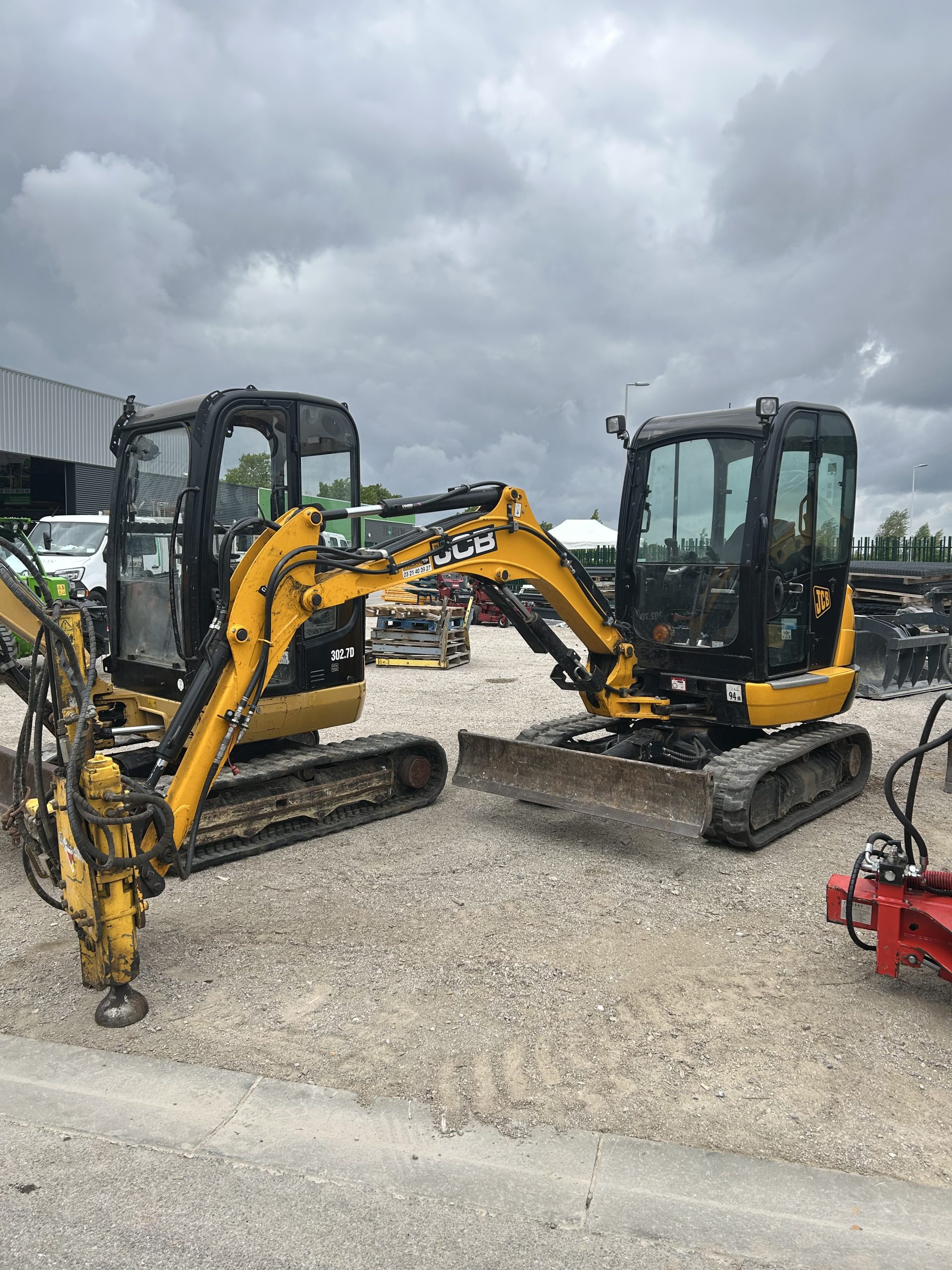 Jaune = mini pelle 2,5T