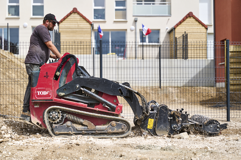 Jaune = mini pelle 2,5T