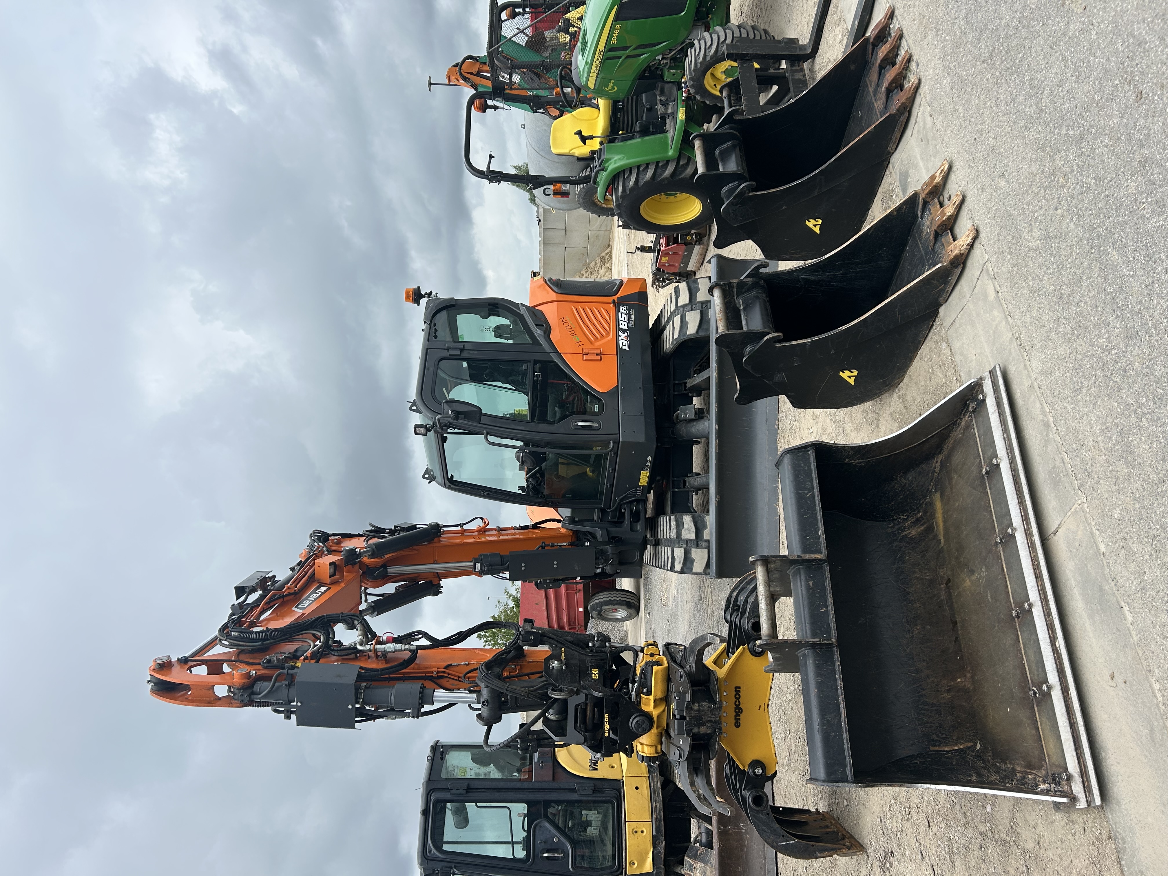 Jaune = mini pelle 2,5T